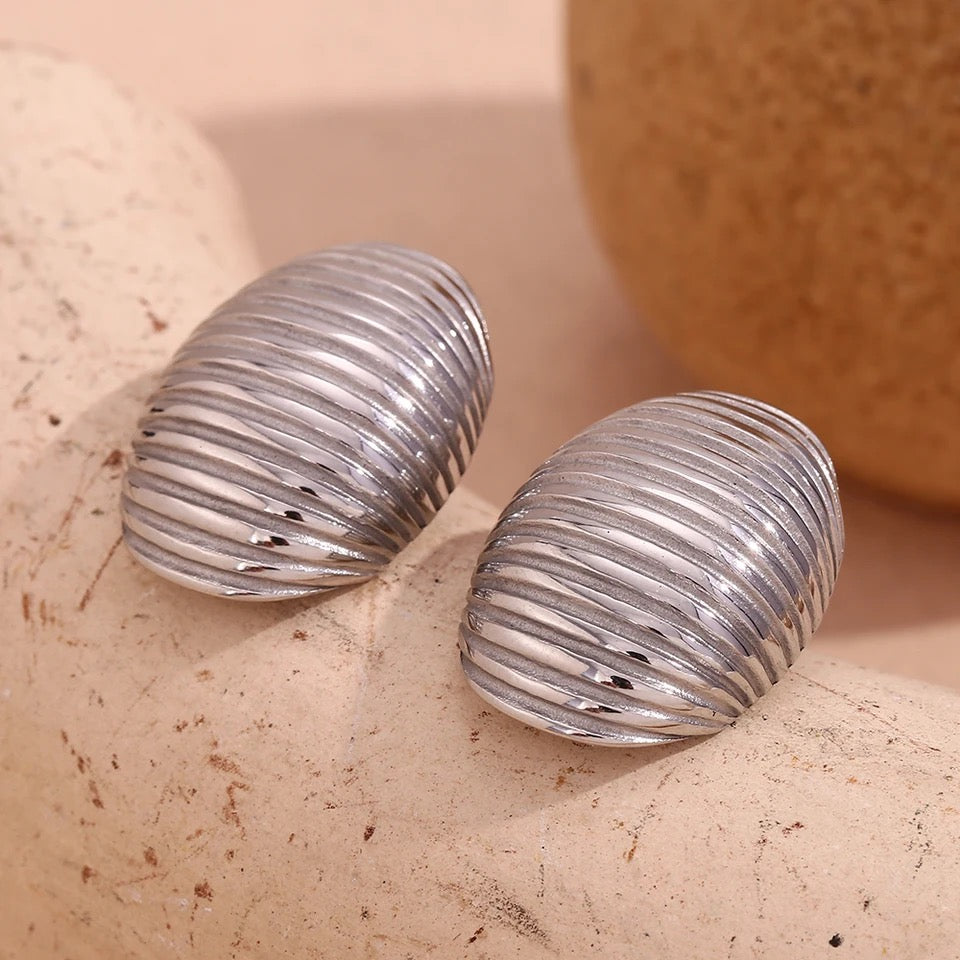 AMARYLLIS EARRING