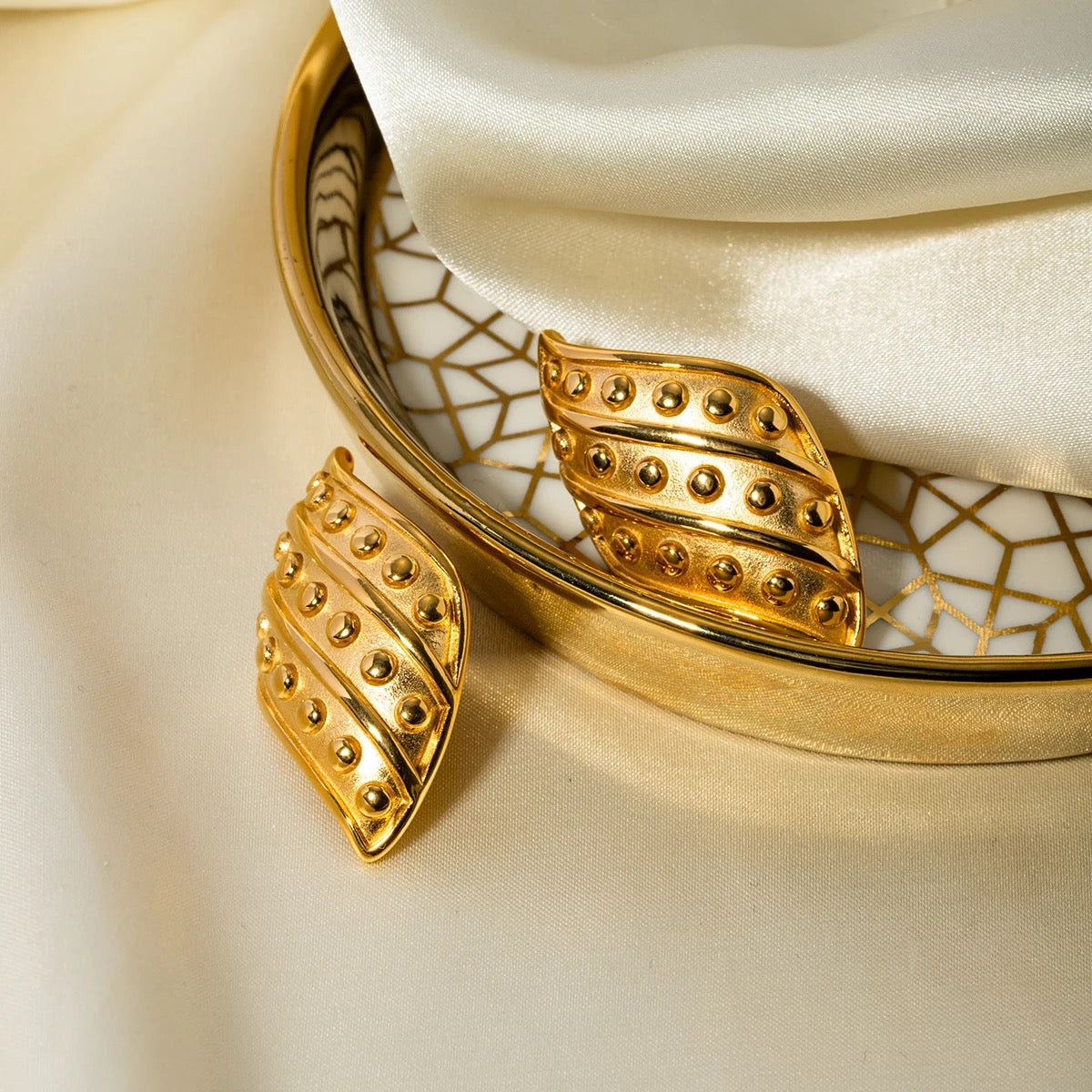 LUNARIA EARRINGS