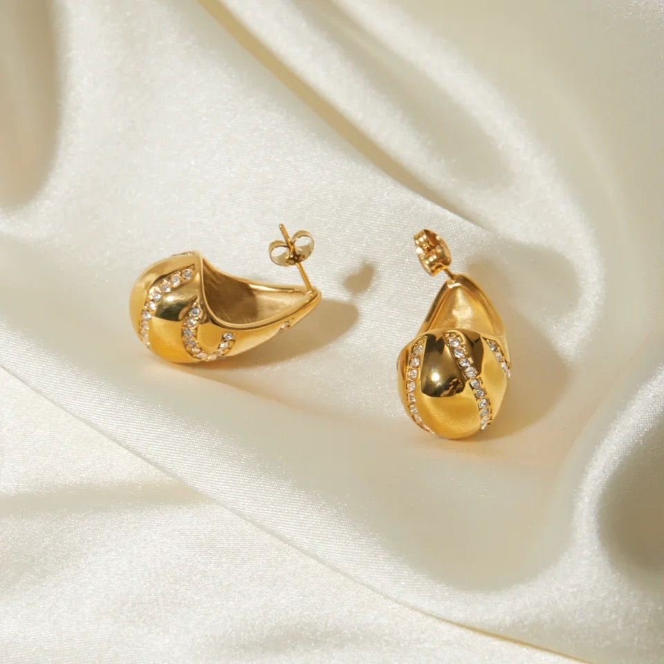 VERITY EARRING