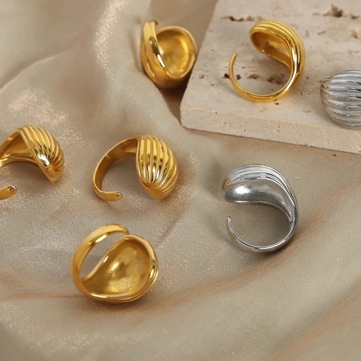 ELARA RING