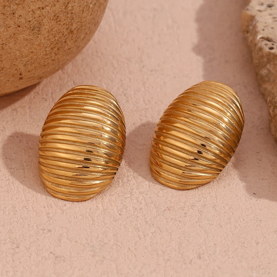 AMARYLLIS EARRING