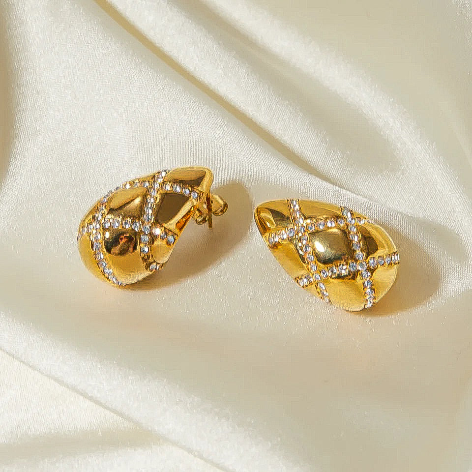 VERITY EARRING
