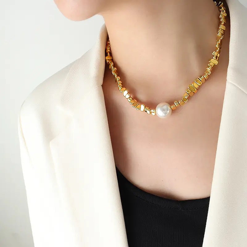 Nora Necklace
