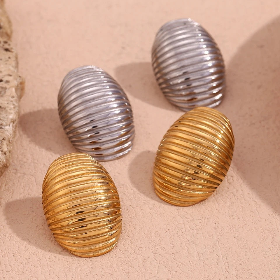 AMARYLLIS EARRING