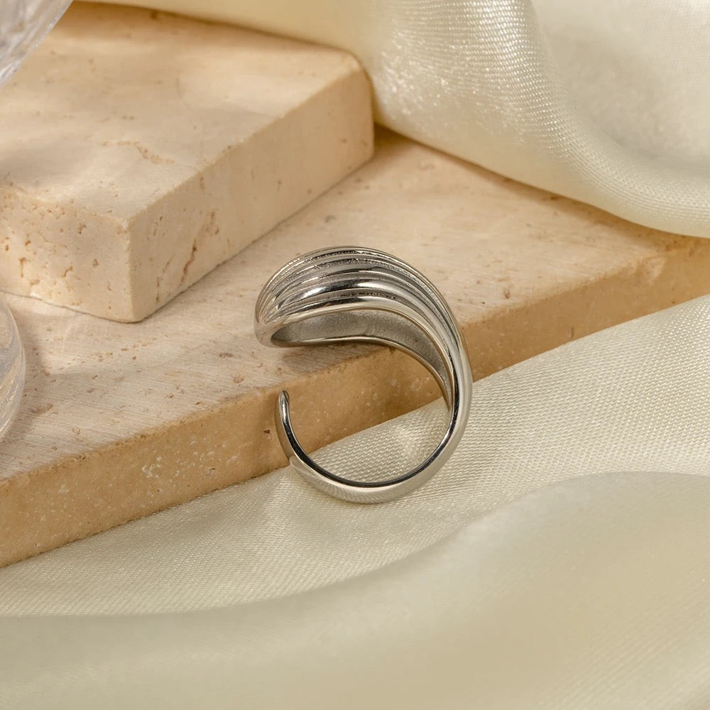 ELARA RING